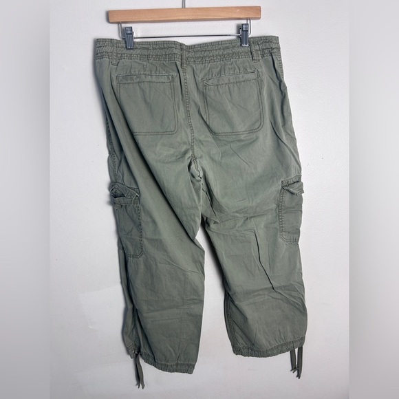 Liz Claiborne Green Cargo Pants Relaxed Fit - Picture 7 of 7